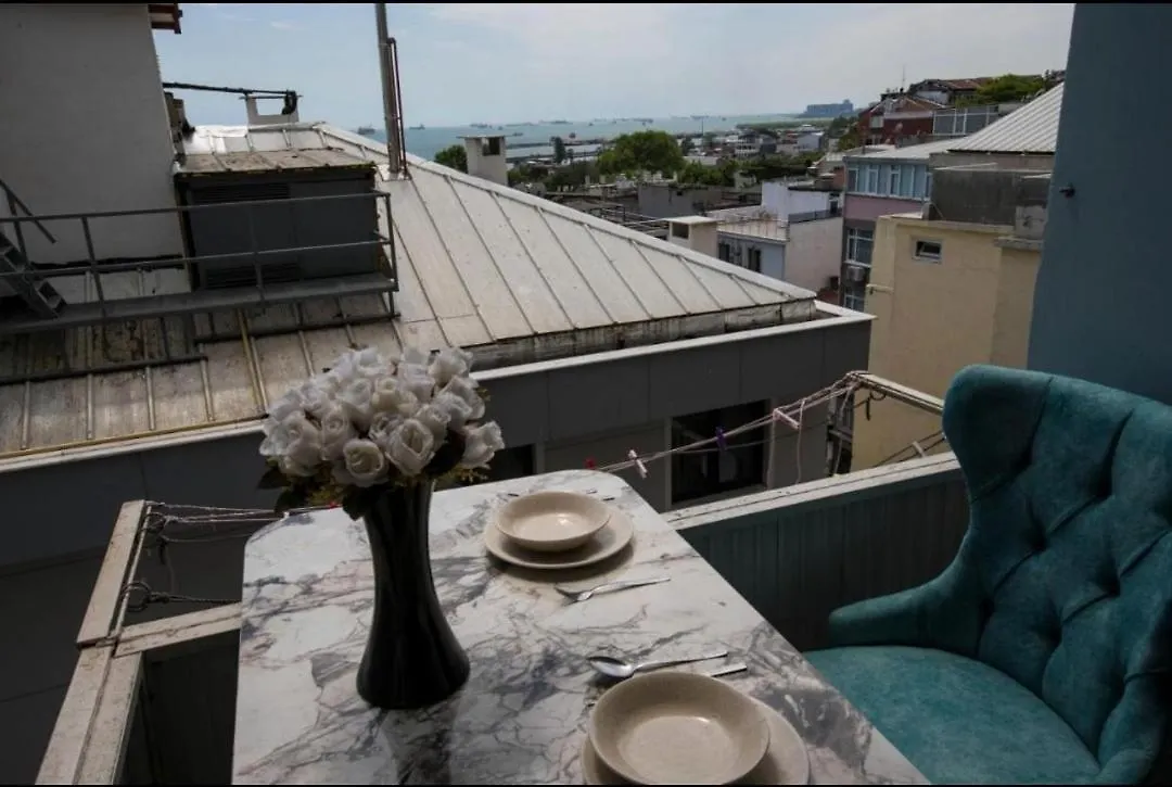 2Br - 1Lr Seaview Family Flat 10 Min Walk To Center Apartment Istanbul 0*,