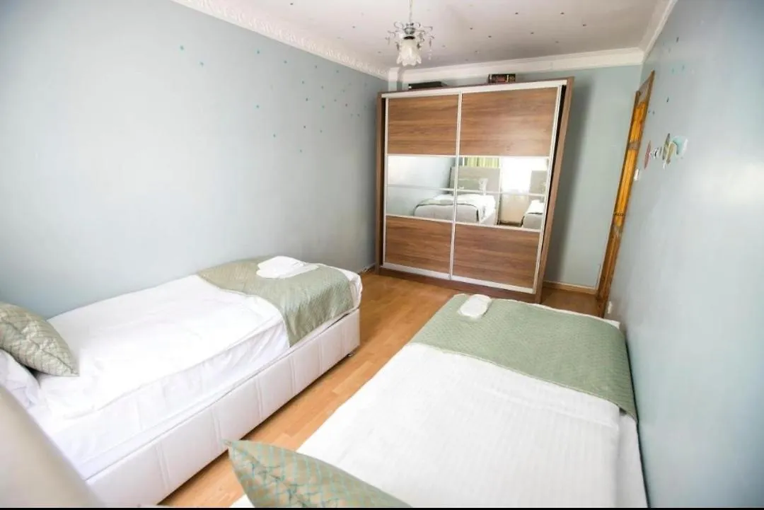 Апартаменты 2Br - 1Lr Seaview Family Flat 10 Min Walk To Center Стамбул Турция